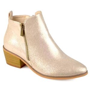 NEW JOURNEE COLLECTION ANKLE BOOTIE SIZE 9